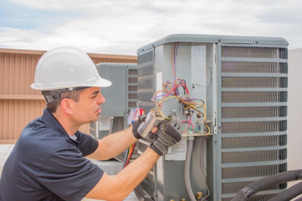 senior HVAC service technician